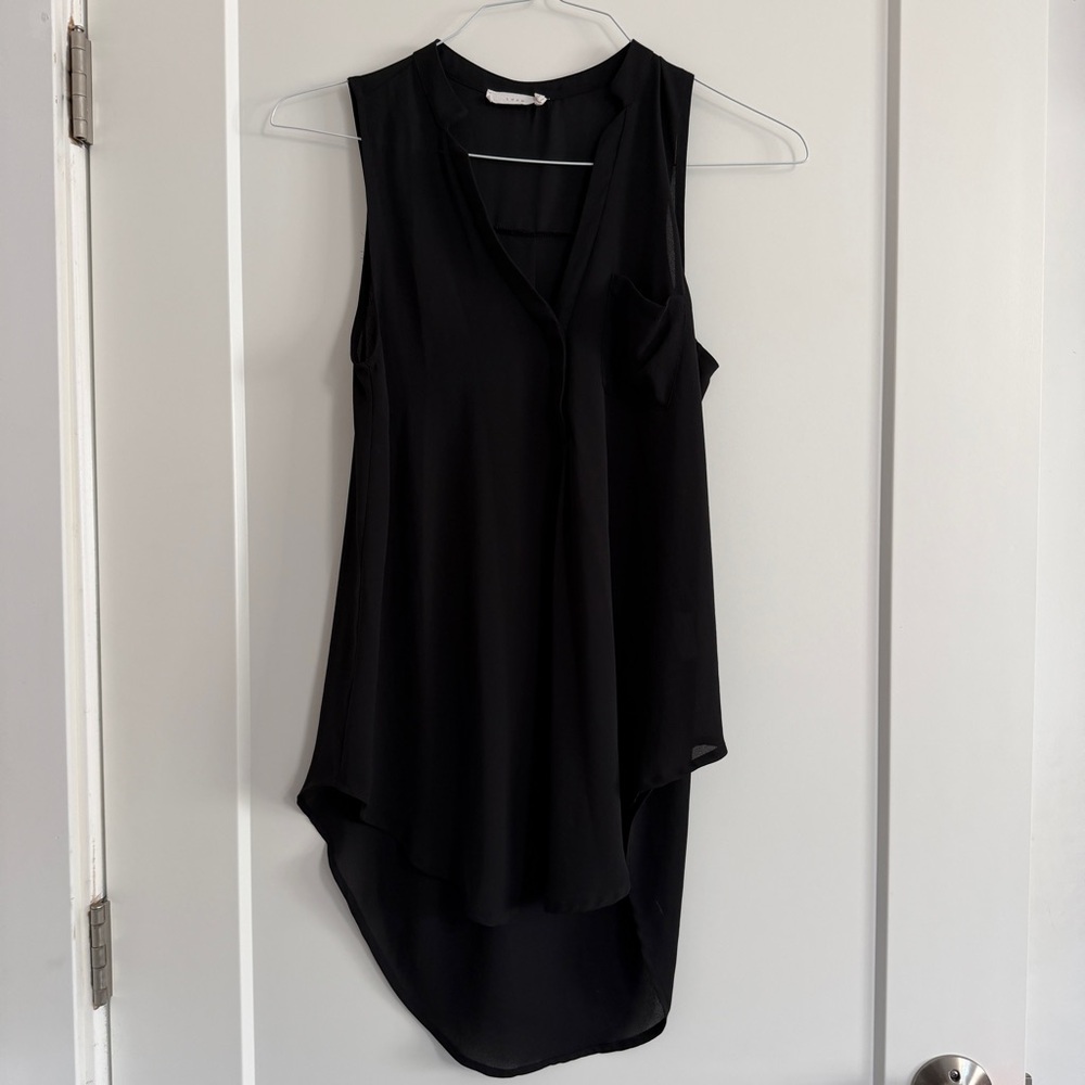 sleveless blouse